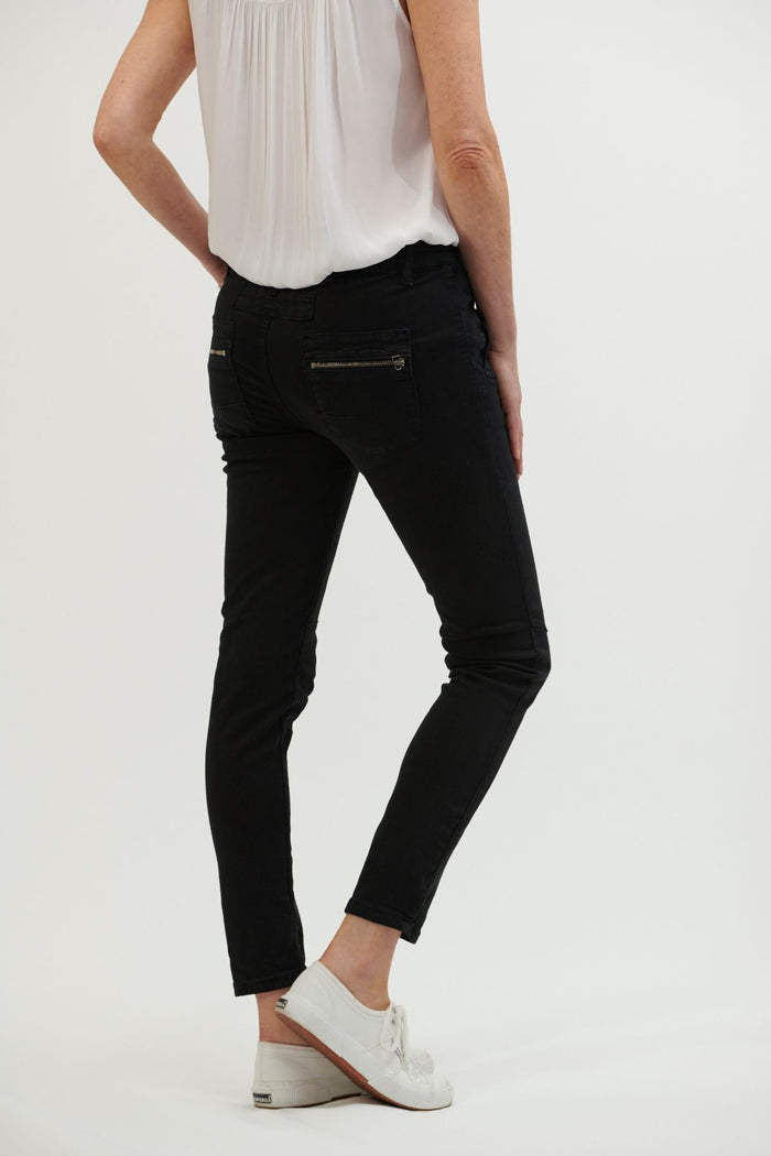 Classic Black women’s black jean | Italian Star