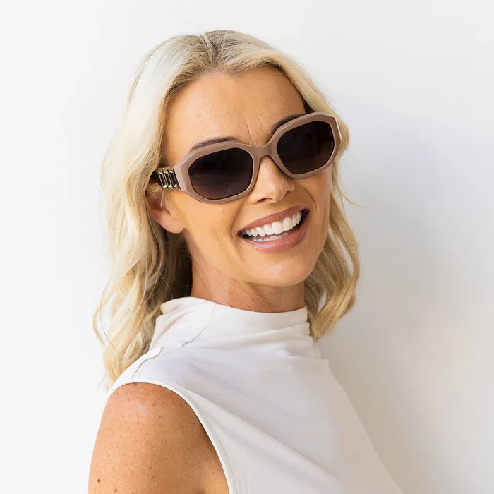 Women's brown gradient polarised sunglasses | oversized oval sunglasses