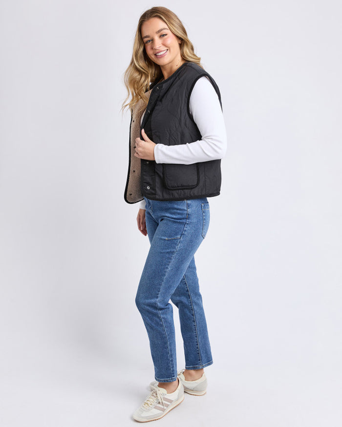Foxwood Women's Sherpa Lined Alberta Vest in Black | Gretel Lane