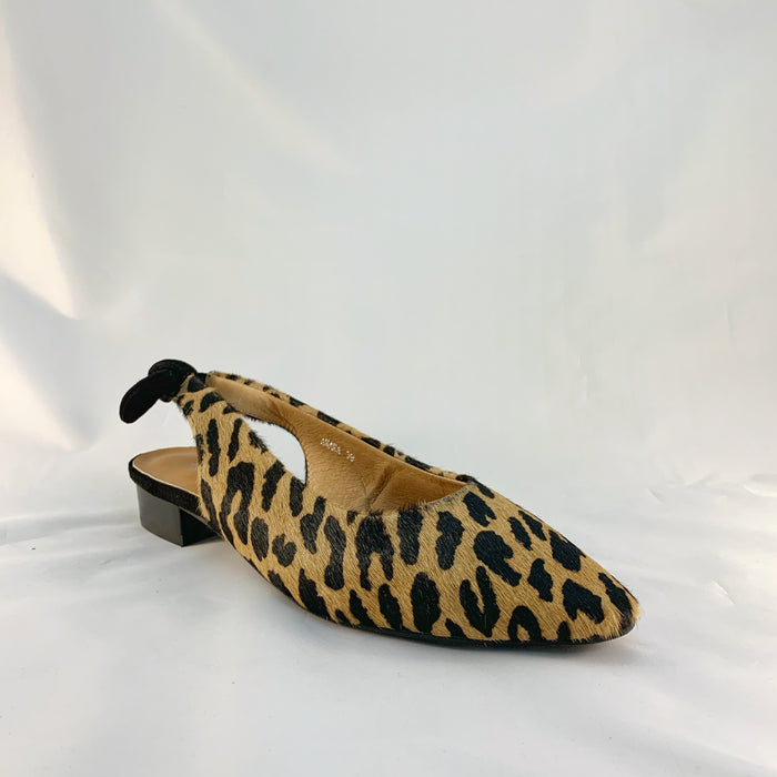 Pointed toe slingback shoes leopard print