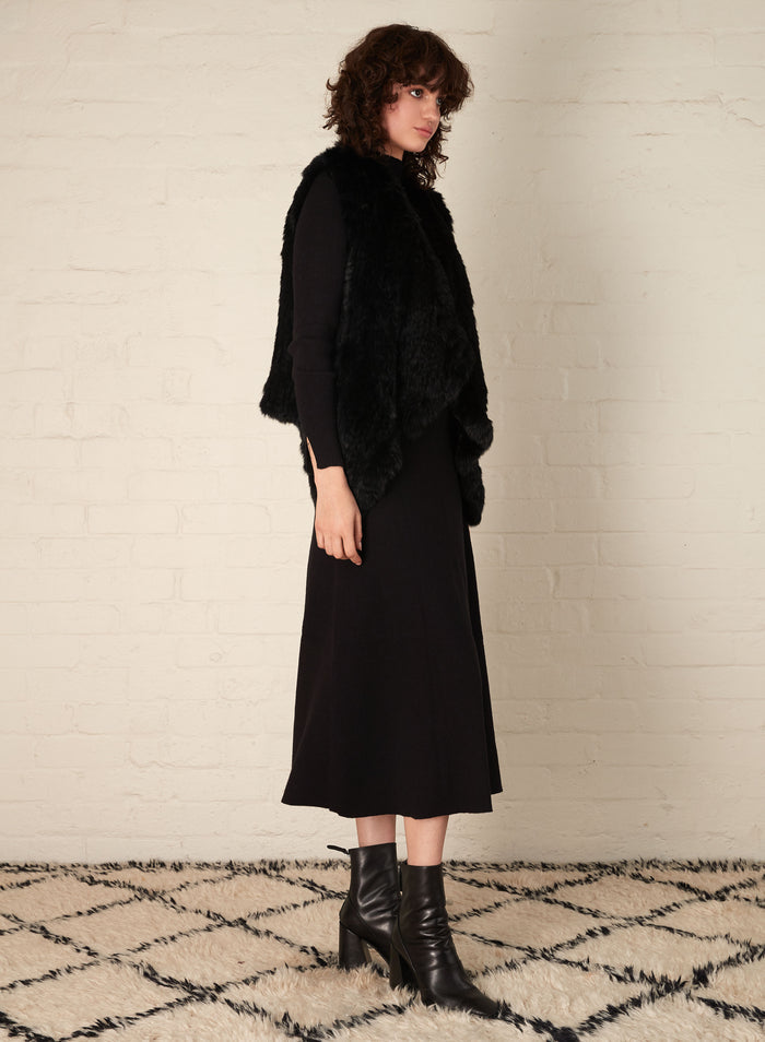 waterfall collar black sleeveless winter fur vest | Esmaee