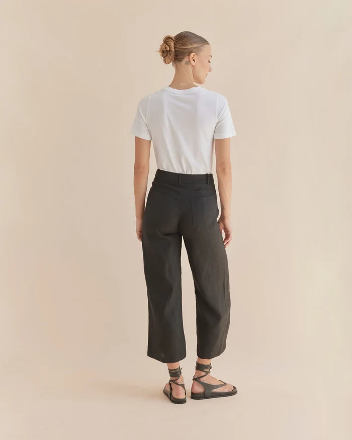 Amelius women’s black linen trousers | summer work cropped linen pants