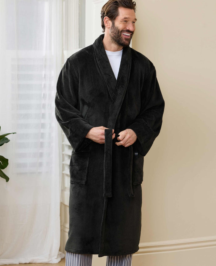 Men's Black Super Soft Fleece Dressing Gown model shot