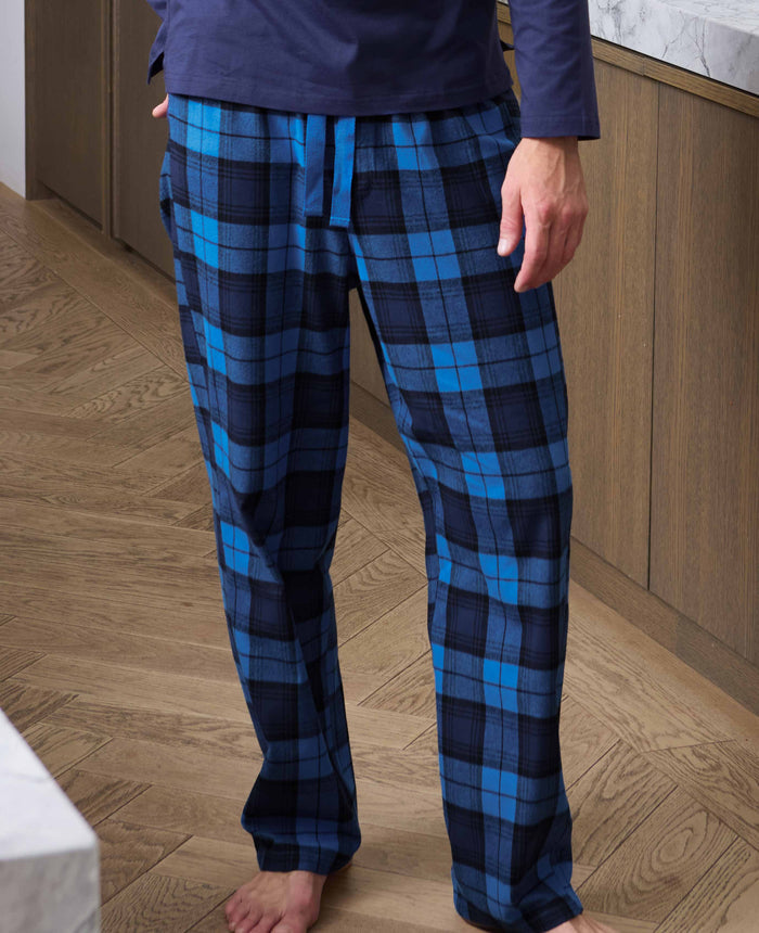 Men's Blue Cotton Checked Lounge Pants & Long Sleeve T-Shirt Pyjama Set model shot