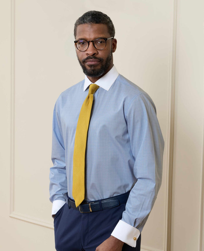 Men's Blue Cotton Poplin Prince of Wales Check Classic Fit Non-Iron Shirt With Double Cuffs model shot