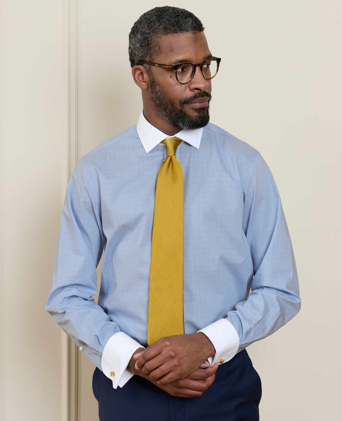 Men's Blue Cotton Poplin Prince of Wales Check Classic Fit Non-Iron Shirt With Double Cuffs model shot
