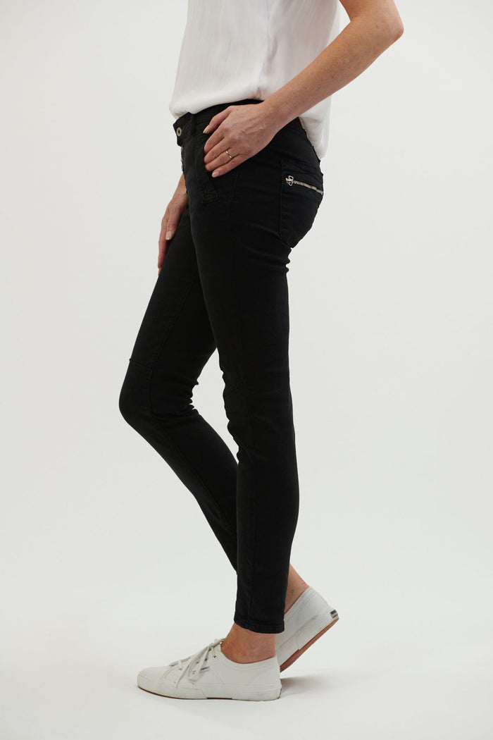 Soft stretch cotton denim black denim jeans