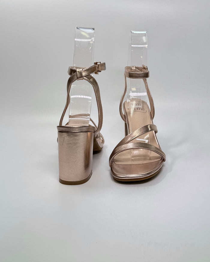 Clara (Rose Gold Metallic)