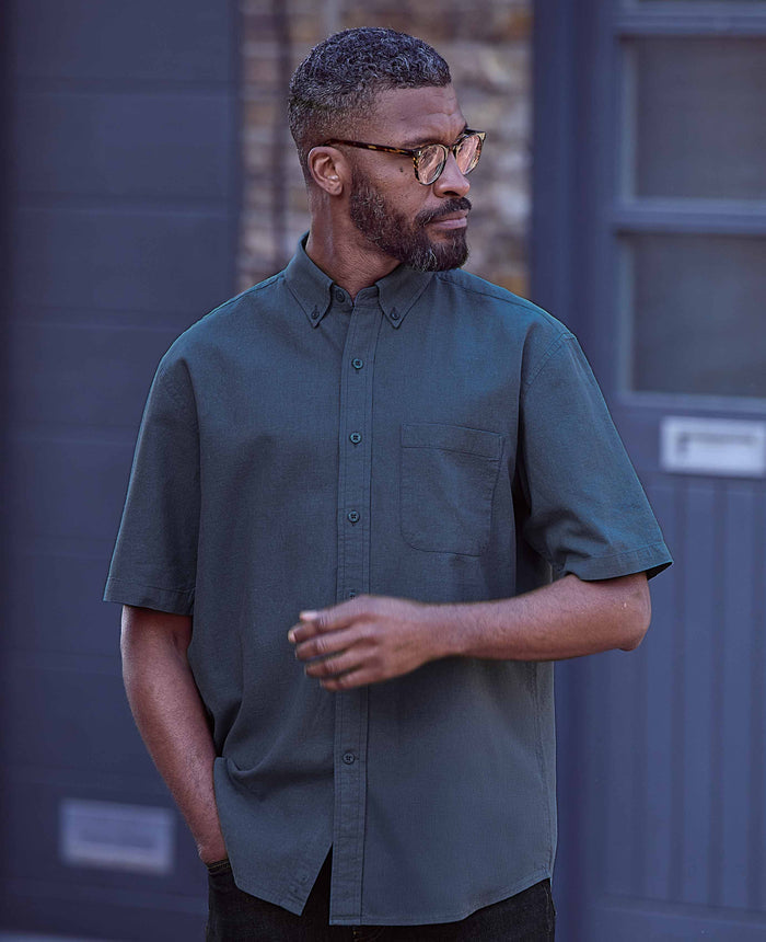 Men's Dark Blue Linen Cotton Classic Fit Short Sleeve Casual Shirt model shot