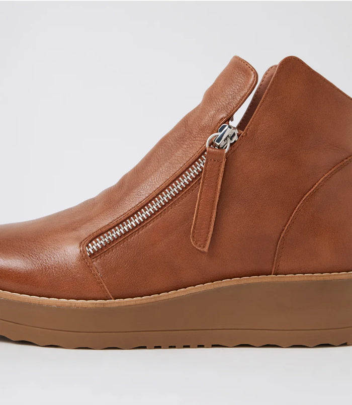 Top End Dosta Twin Zip Ankle Boot Whiskey Leather | Women's Footwear | Gretel Lane
