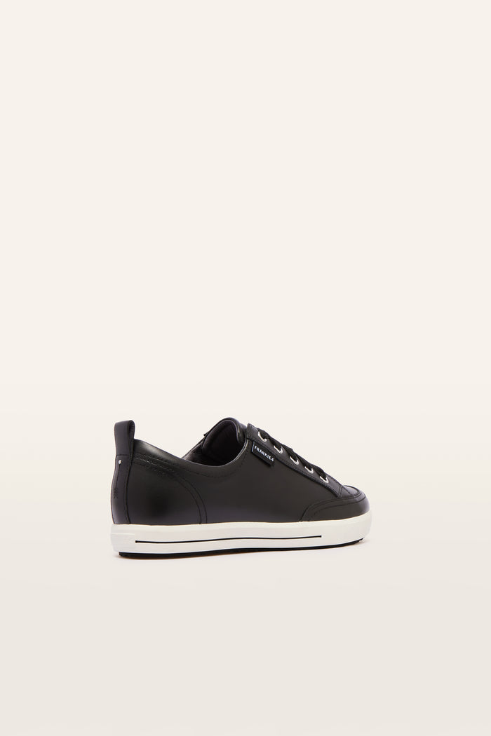 Ellie V (Black)