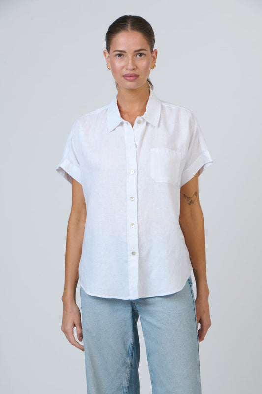 wome’s white linen short-sleeve collared shirt | Gretel Lane