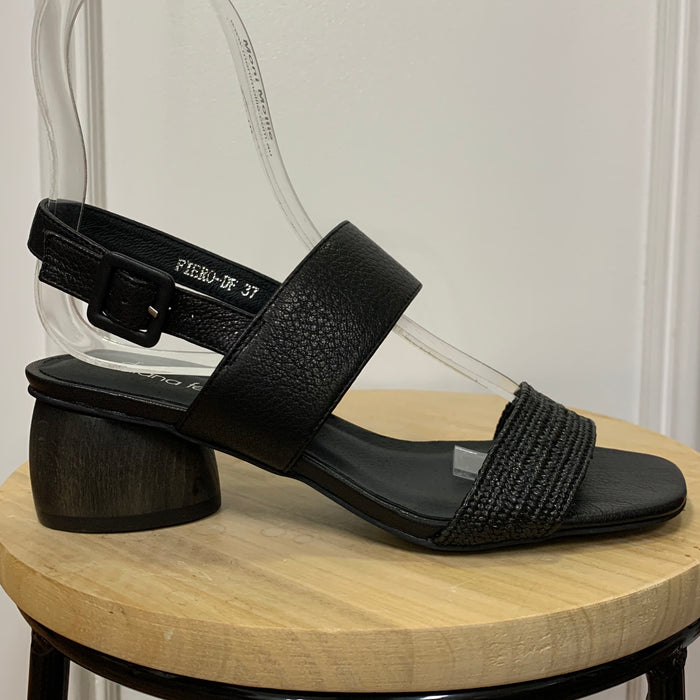 Fiero Leather Heel Sandals (Black)