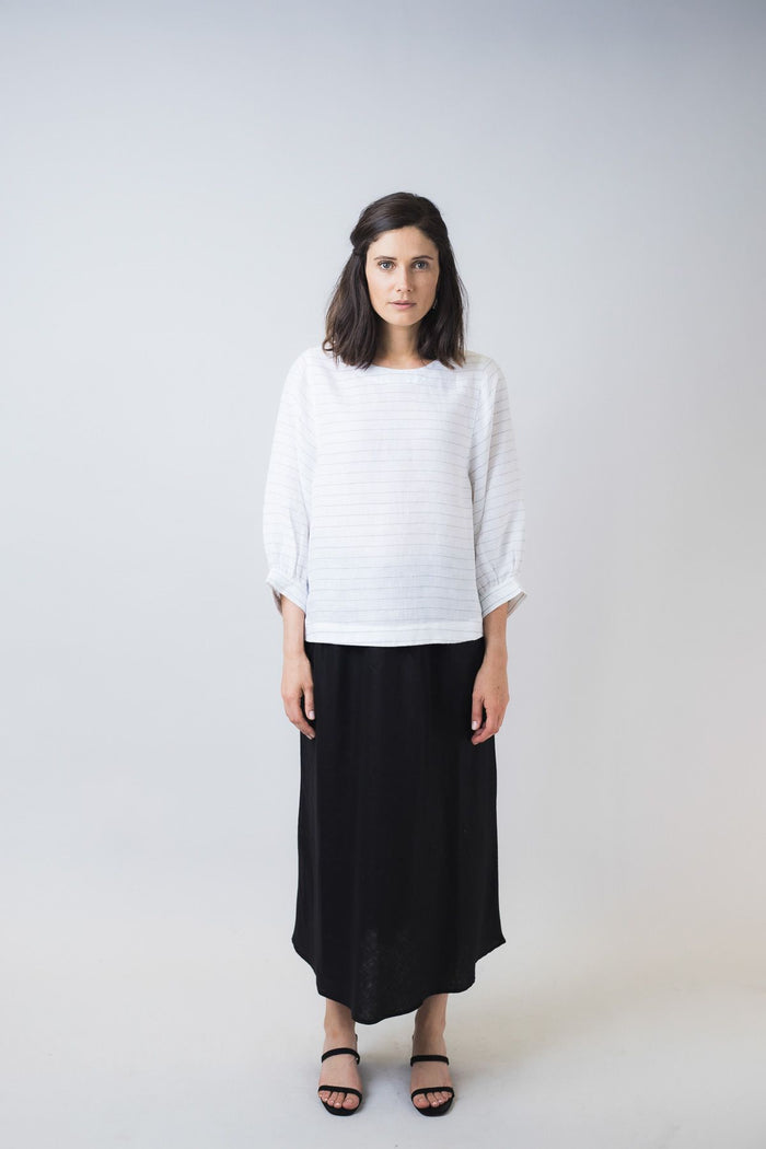 Naturals by O&J white pinstripe top