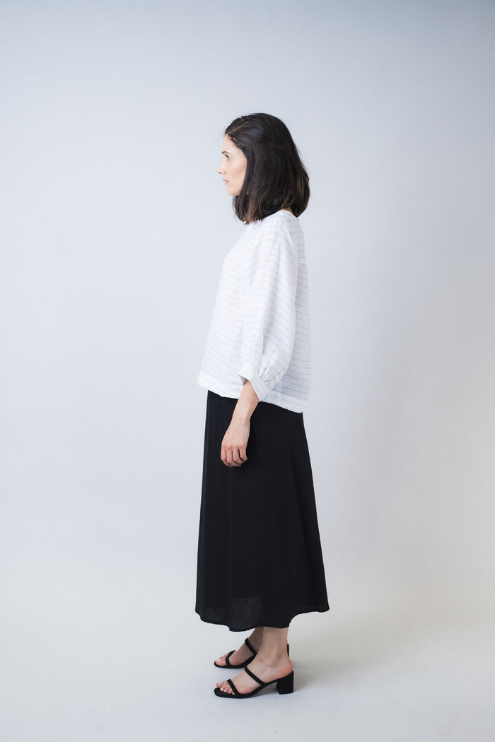 Naturals by O&J white pinstripe top