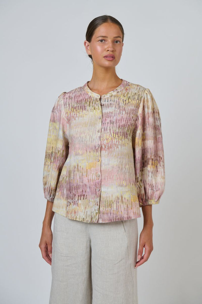 Naturals by O&J GA590 Women's Linen Puff Sleeve Top Jardin Print | Women's Clothing | Gretel Lane