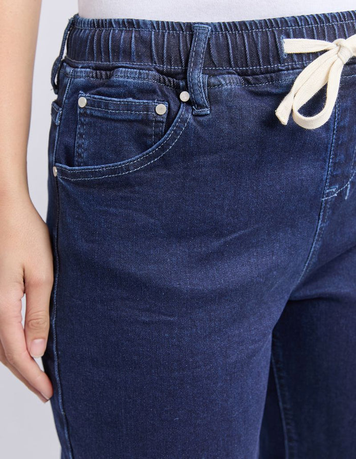 Gabby Bermuda Short (Dark Indigo)