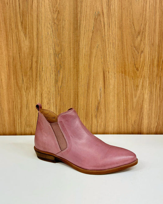 Gabe Leather Chelsea Ankle Boots (Skin)