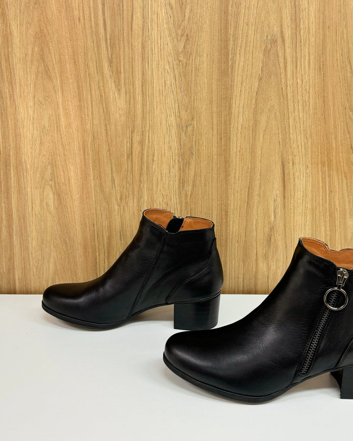 Gipsy Leather Block Ankle Boots (Negro)