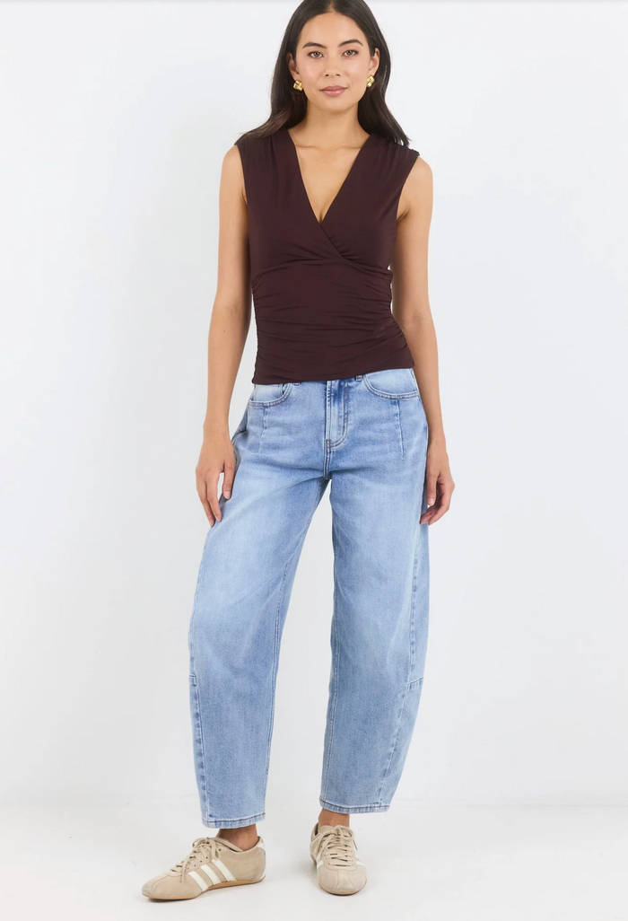 Among the Brave Graduate Stretch Denim Barrel Jeans Light Blue | Women's Jeans | Gretel Lane