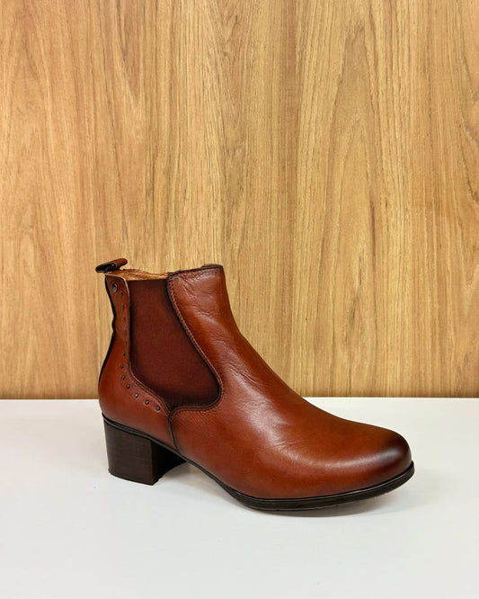 Grail Leather Ankle Boots (Cuero)