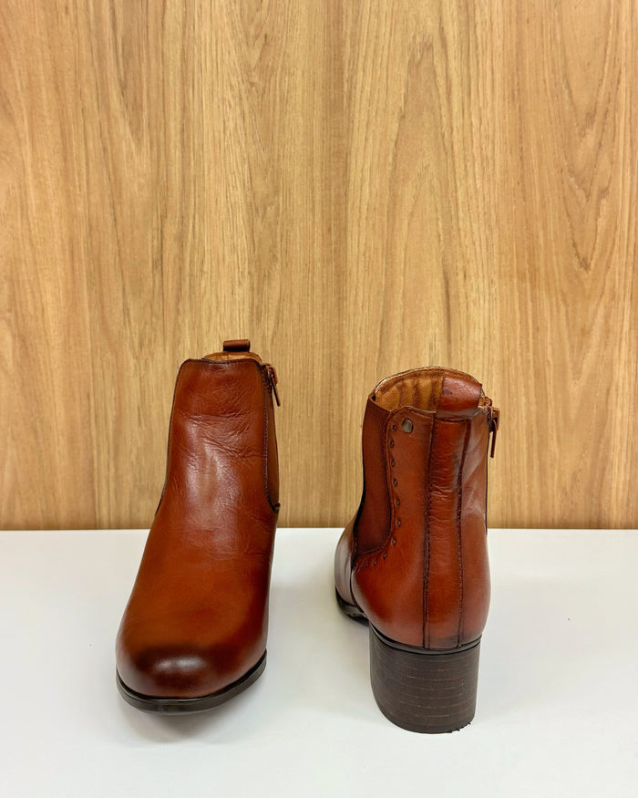 Grail Leather Ankle Boots (Cuero)