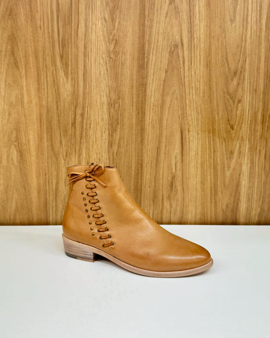 Ilesa (Dk Tan)