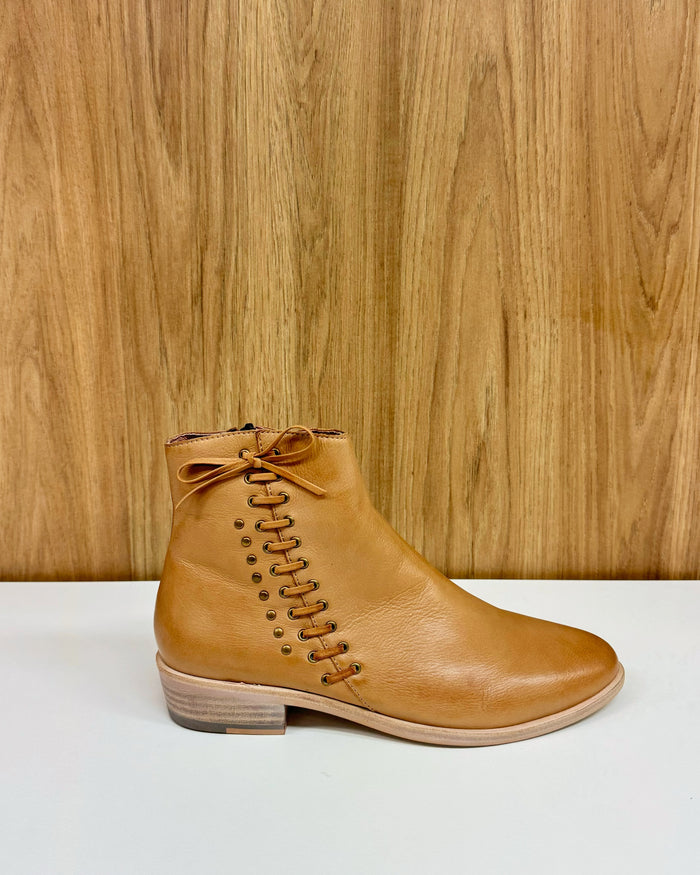 Ilesa (Dk Tan)