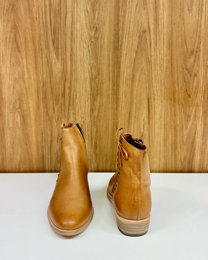 Ilesa (Dk Tan)