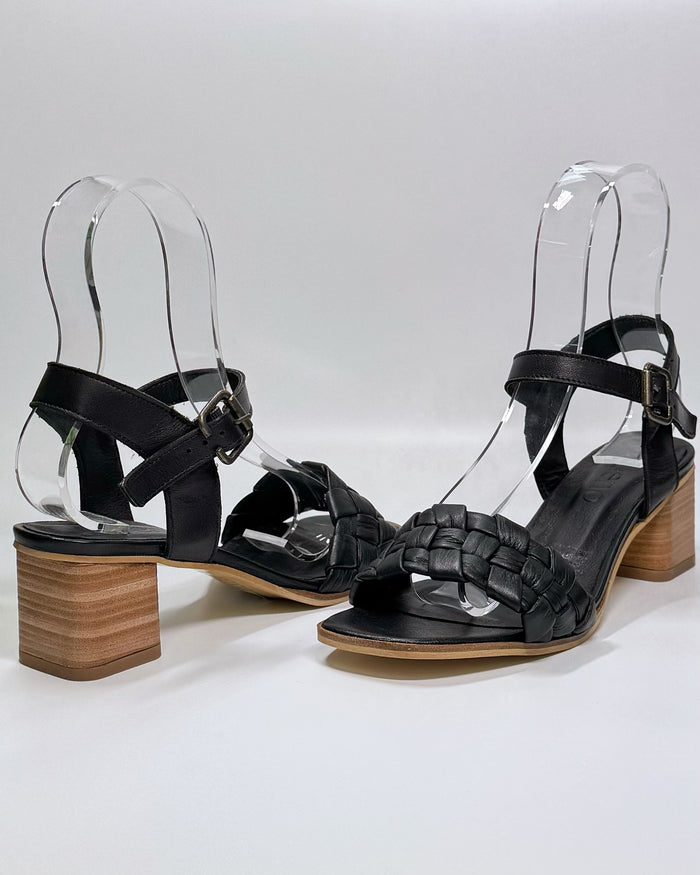Jannie (Black)