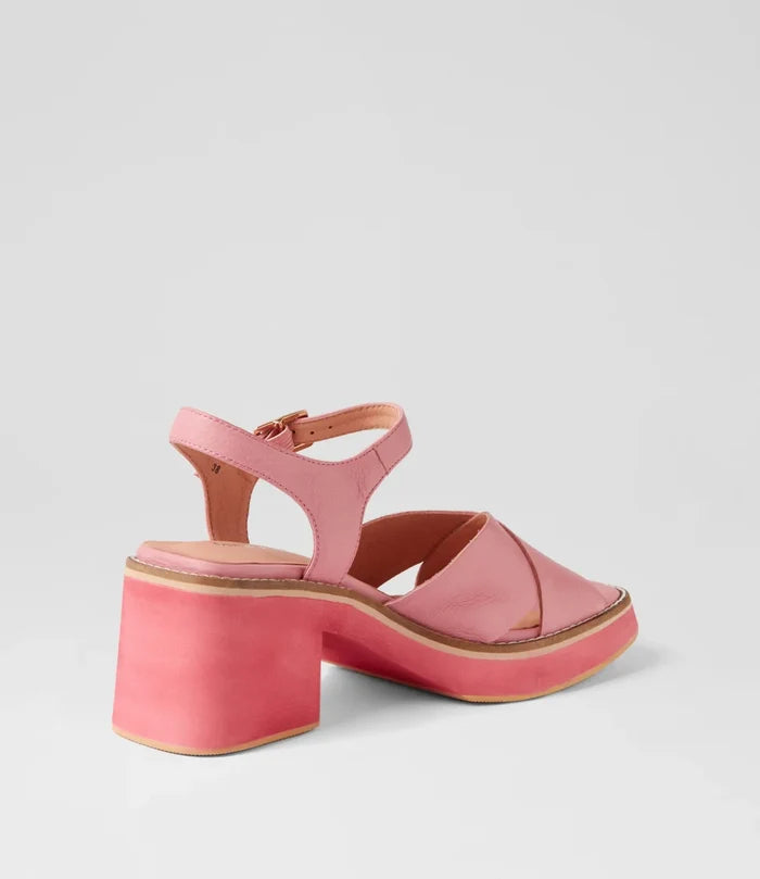 Jemi (Pretty Pink)