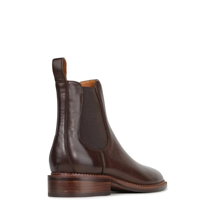 Karla Chelsea Boots (Chestnut)