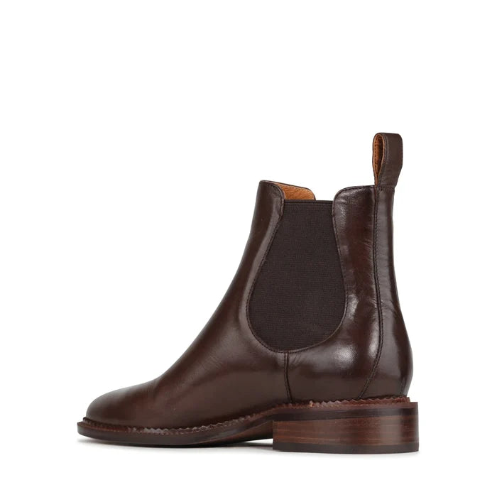 Karla Chelsea Boots (Chestnut)