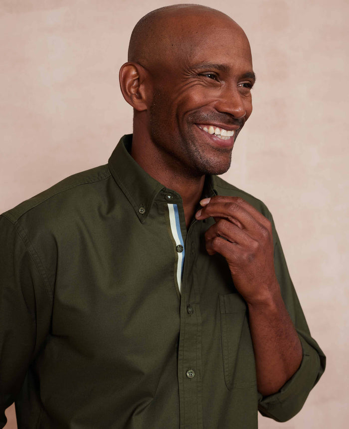 khaki classic fit button down oxford casual shirt 1410khs model image 2