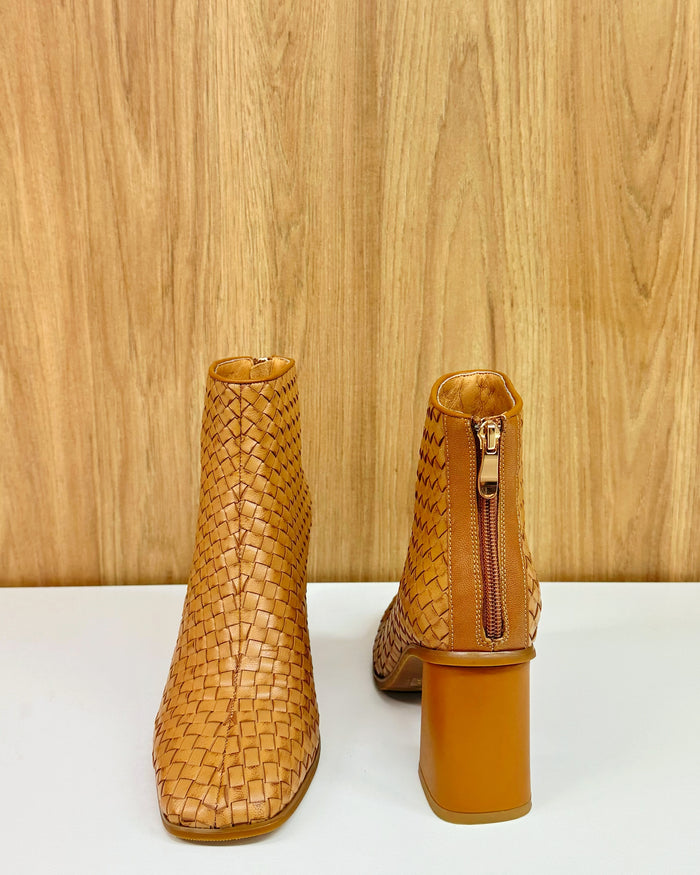 Lazarus (Tan Weave)
