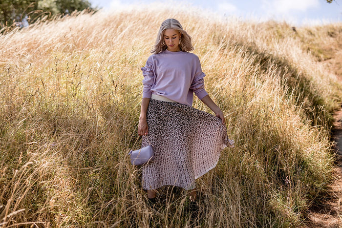 ruffle sleeve women's sweatshirt in a soft Lilac Fog