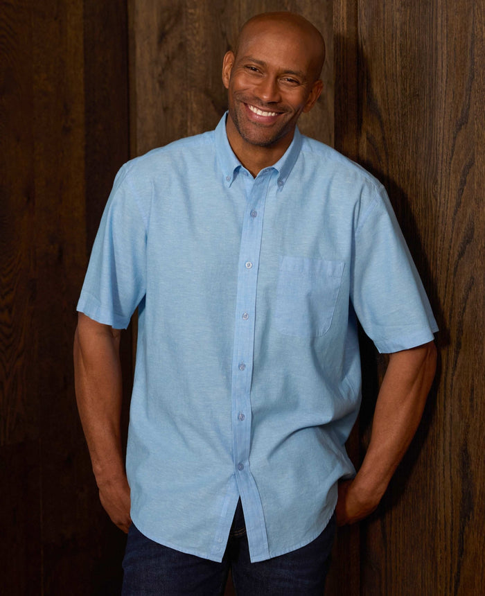 Men's Light Blue Linen Cotton Classic Fit Button-Down Short Sleeve Casual Shirt model shot