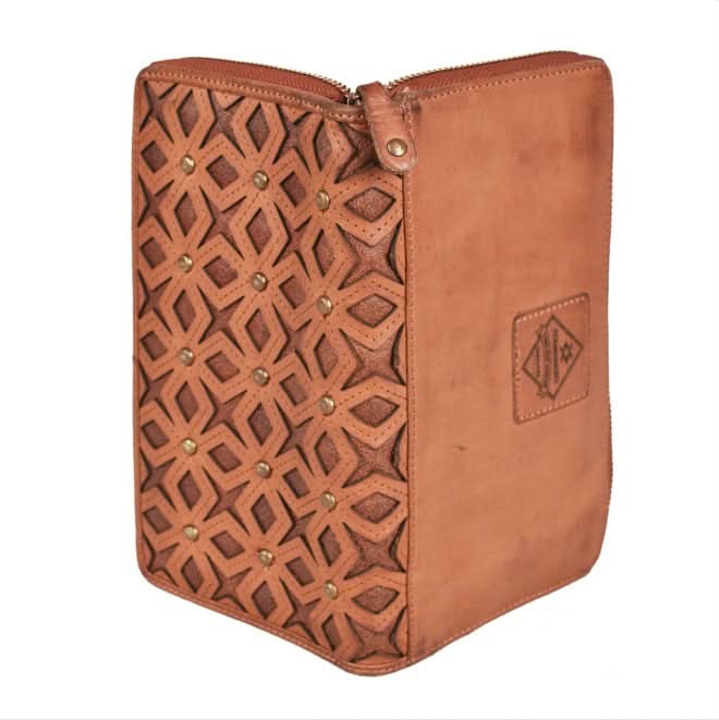 Lilly - Travel Wallet