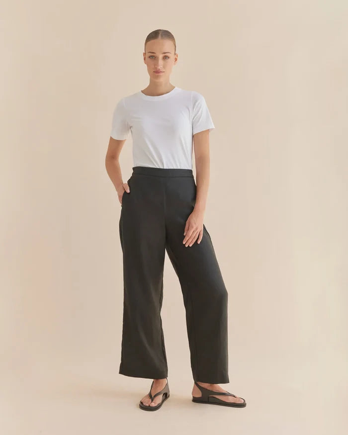 Amelius Mabel 100%  Linen Pants in Black | high-waist wide-leg trousers