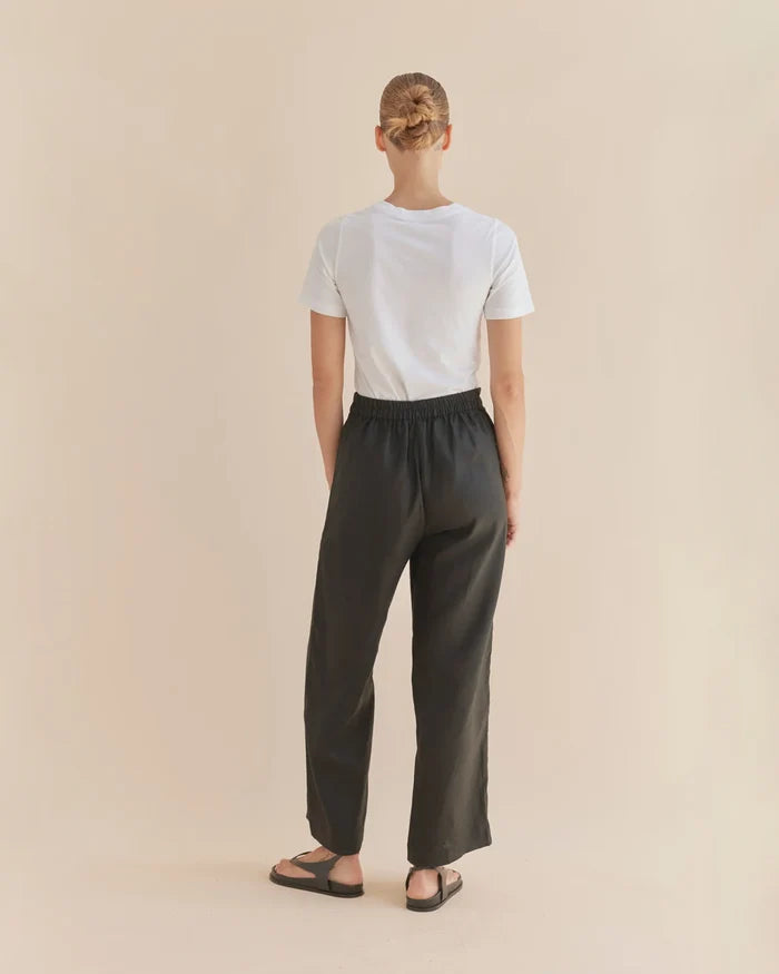 Amelius 100% linen black wide-leg linen trousers | high-waisted pants