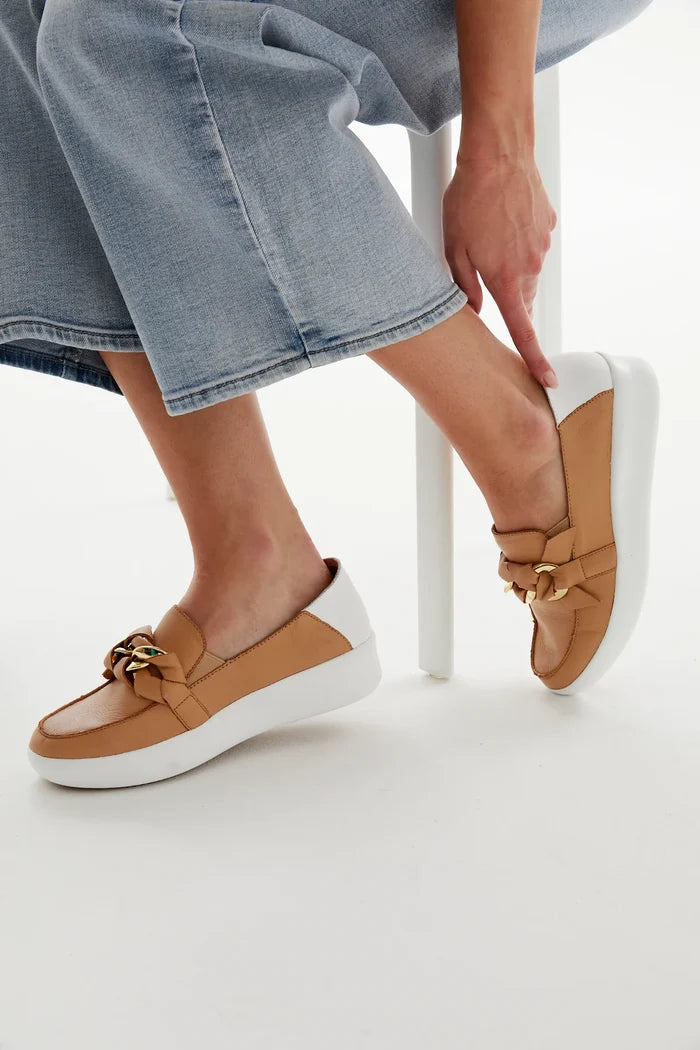 Mafia Leather Loafer in Camel