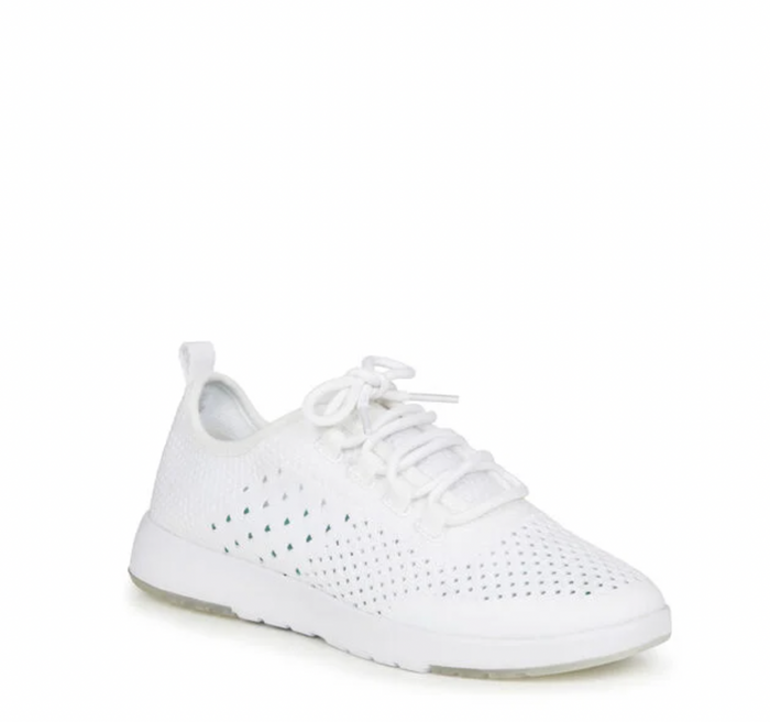 lightweight women’s lace-up sneaker in White