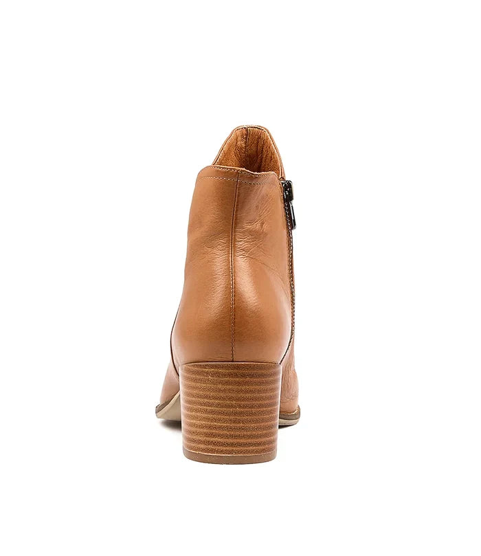 Mockas (Dk Tan)