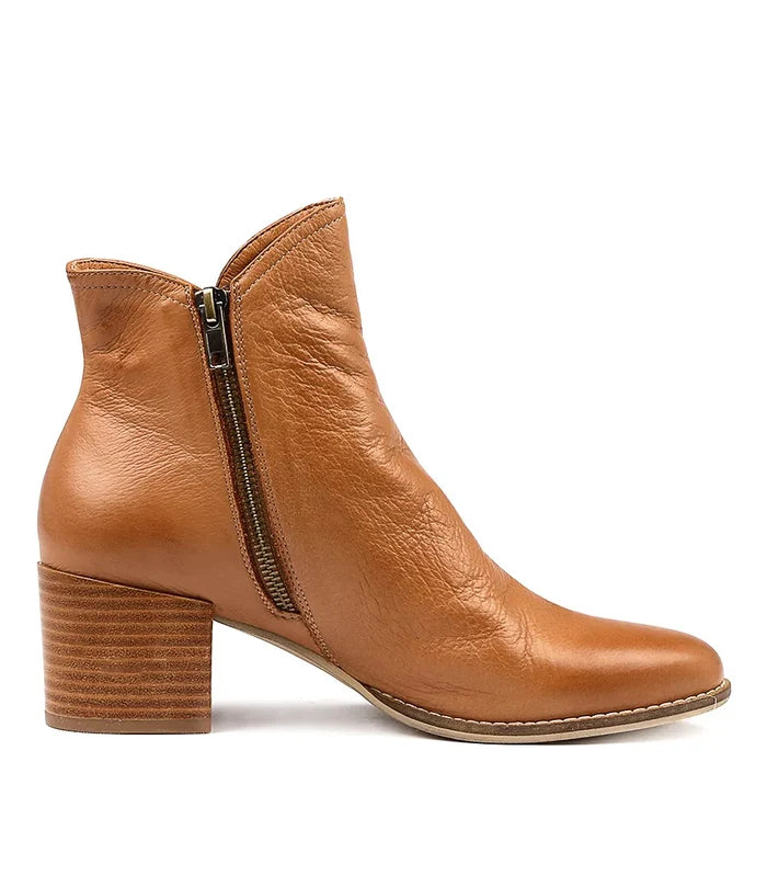 Mockas (Dk Tan)