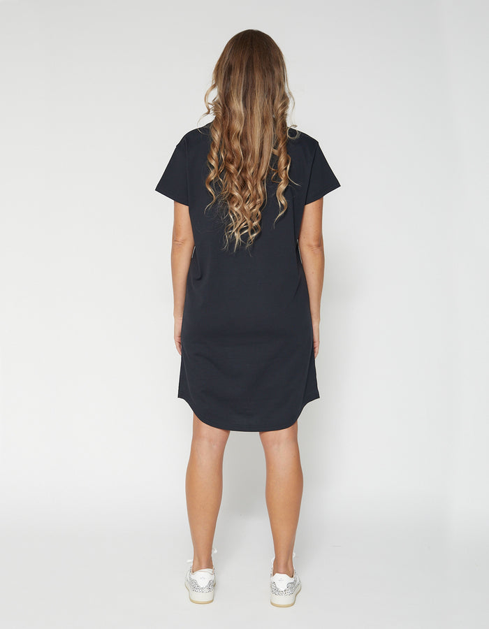 women’s t-shirt dress in Navy | Mollie