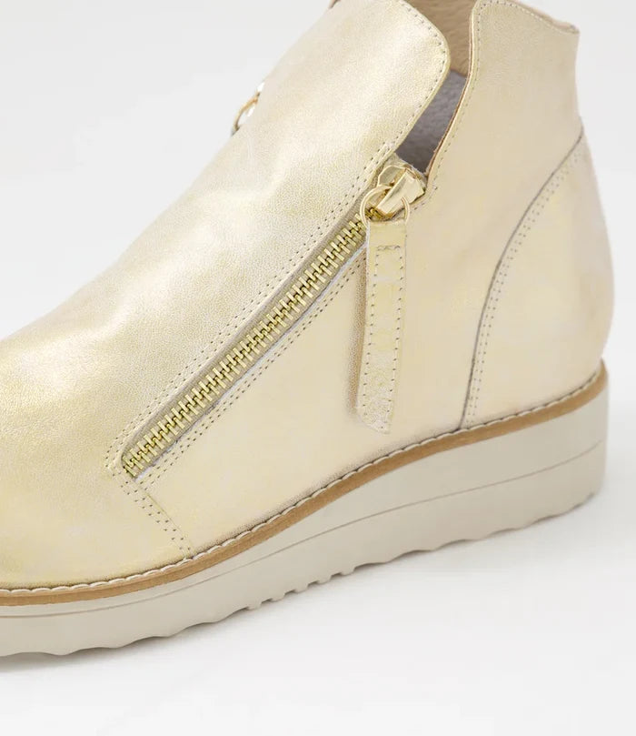 Ohmy (Beige & Gold Smudge)