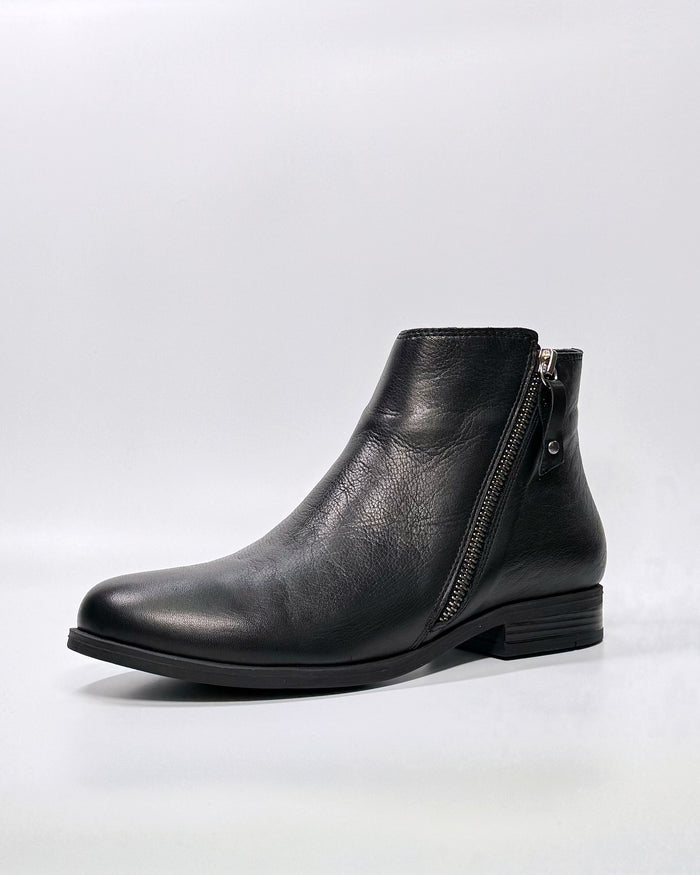 Parade Leather Ankle Boots (Black)