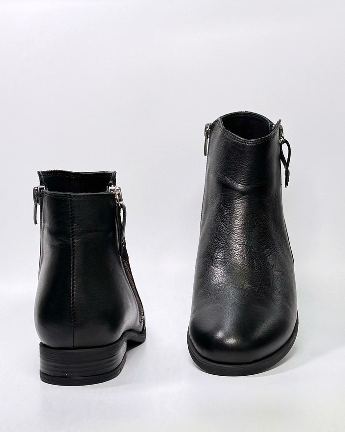 Parade Leather Ankle Boots (Black)