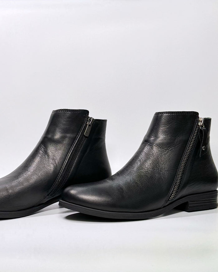 Parade Leather Ankle Boots (Black)