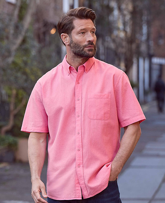 Men's Pink Linen Cotton Classic Fit Short Sleeve Button-Down Casual Shirt model shot